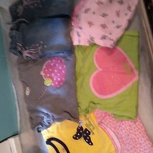 Lot of 9 mth size onesies (2 r 9 mth & one each 6 to 12, 9 to 12 and 6 to 9 mth)